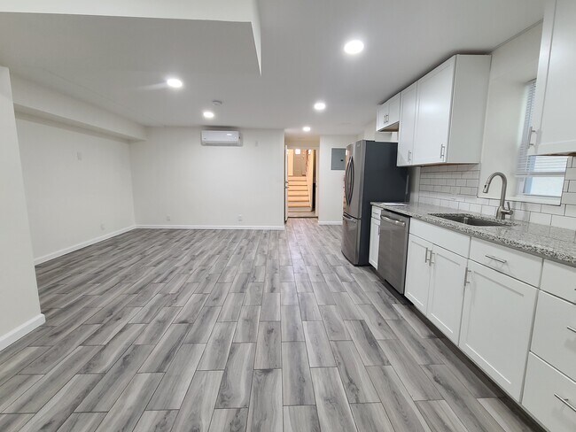 Photo - 75 Woodlawn Ave