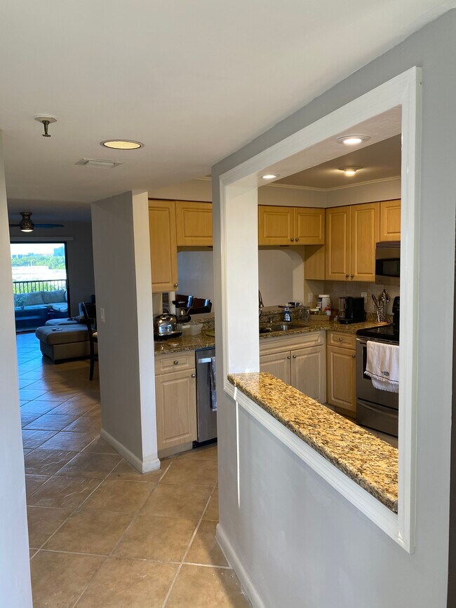 2202 S Cypress Bend Dr Unidad 607