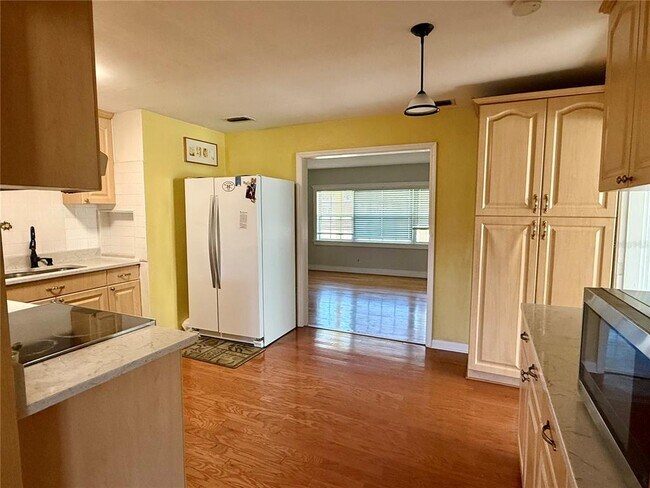 Photo - 4313 S Hubert Ave