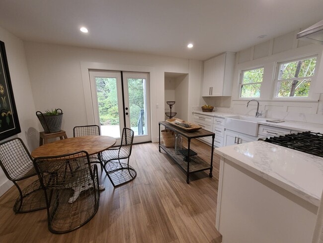 Photo - 1324 Johnson Ave Unit House