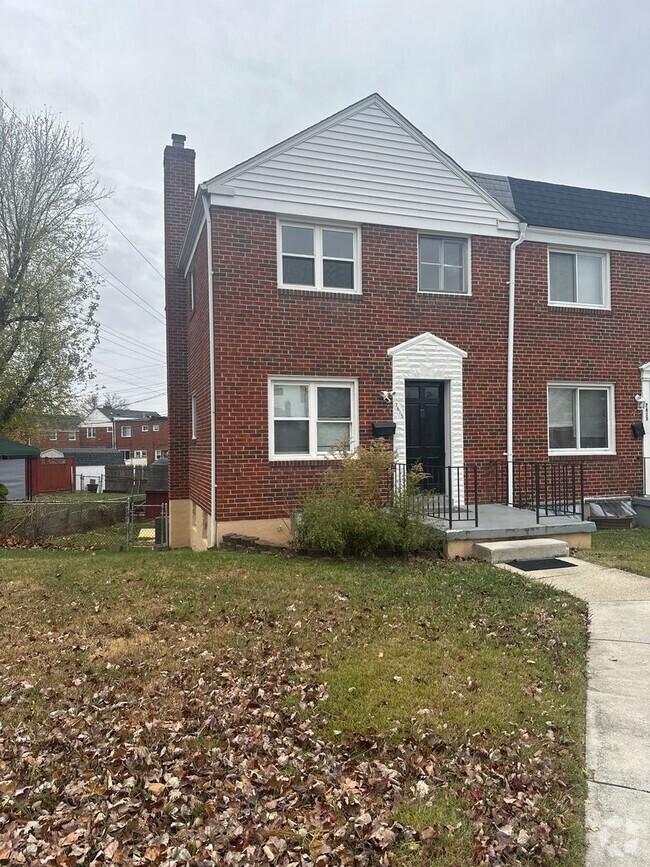 Building Photo - Three-Bedroom House In Parkville