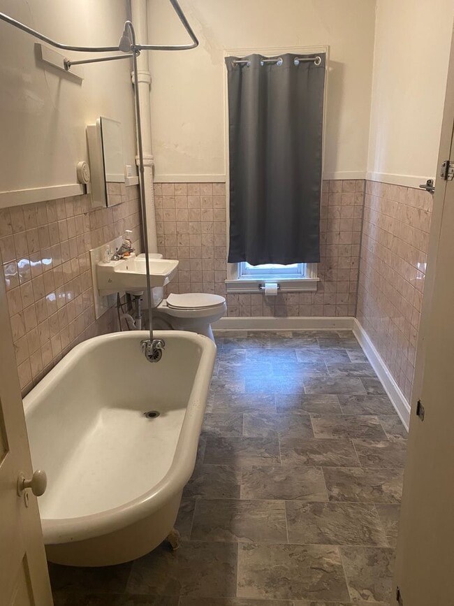 Photo - 209 N Bedford St Unit 02