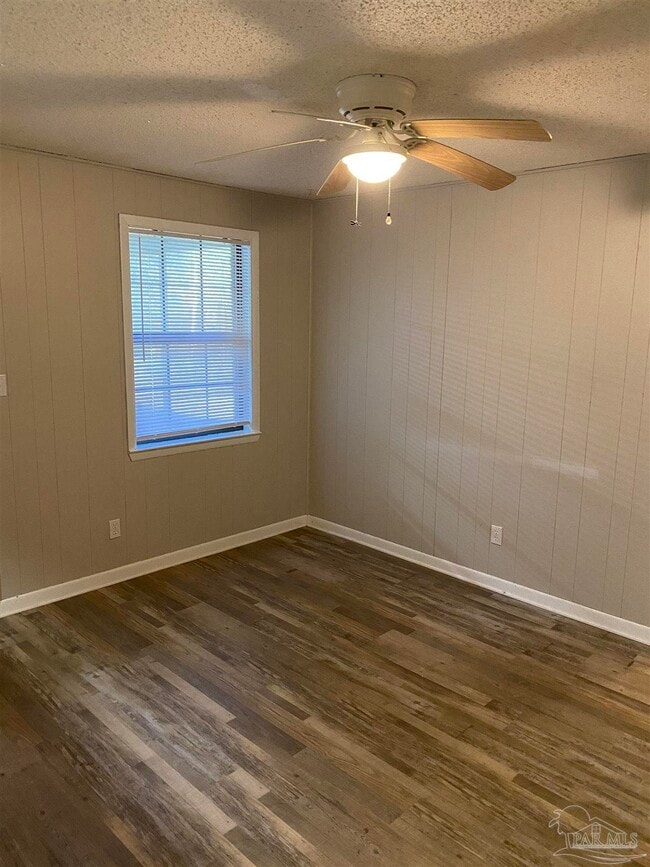 Photo - 6005 Muldoon Rd