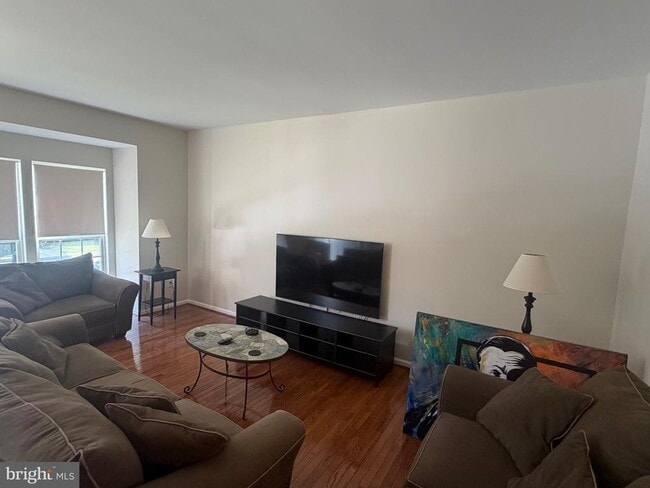 Photo - 101 Colts Neck Dr