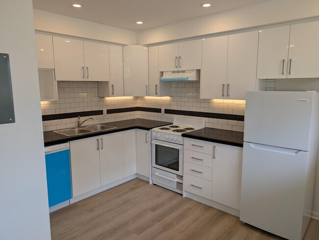 Photo - Newly built beautiful bachelor apartment for rent Unité 1