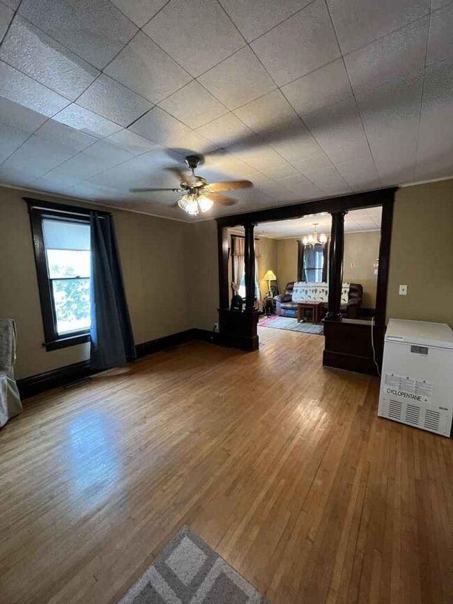 Photo - Fully furnished 3 bedroom 1 bathroom house!