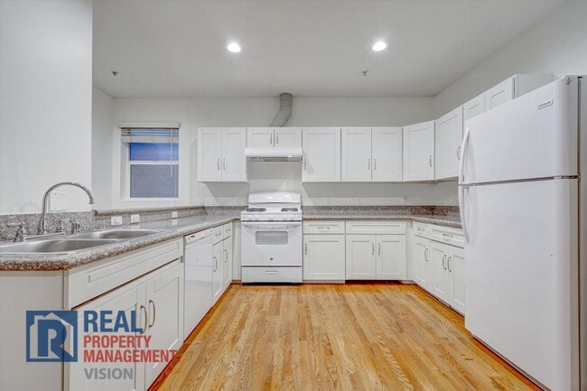 Photo - Westlake Park Square Apartments