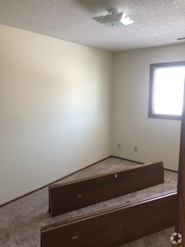 Building Photo - Three Bedroom Townhome in NW Rochester MN ...