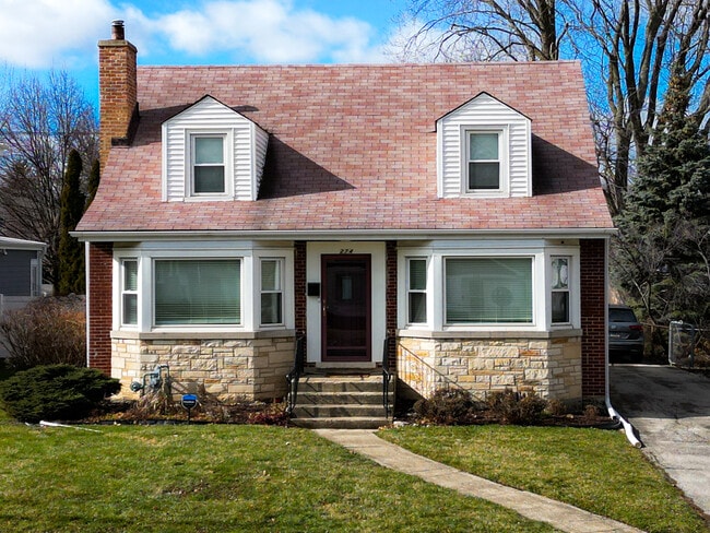 Photo - 274 Berteau Ave