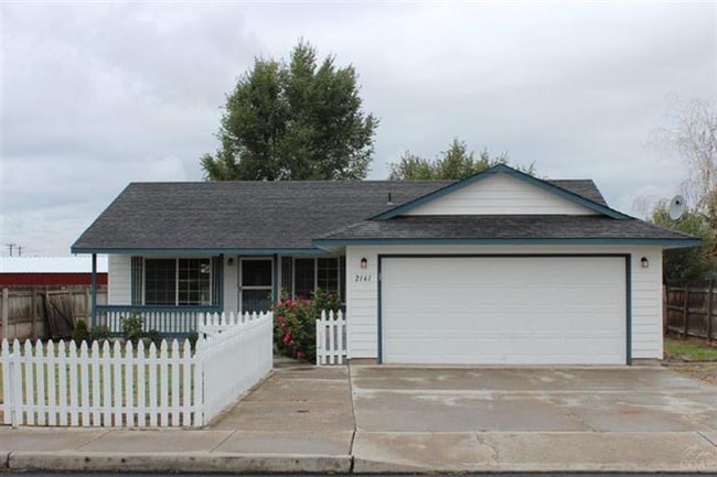 Photo - 2161 NE Yellowpine Rd House