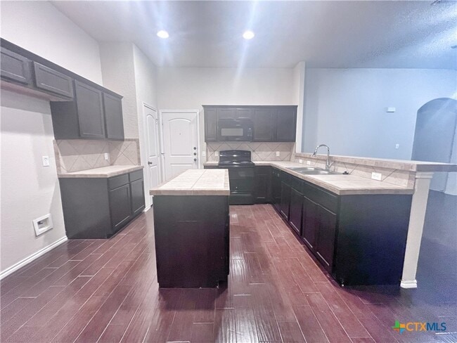 Photo - 569 Creekside Cir