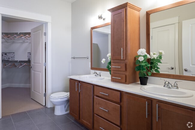 2BR, 2BA - 1,149SF