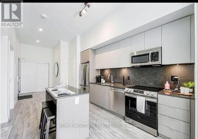 Photo - 125 Bronte Rd Unité A0916