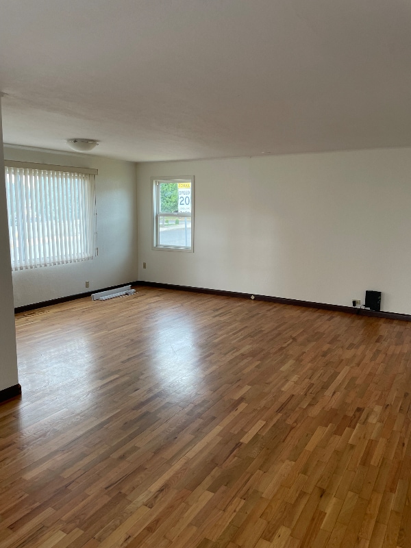 Photo - 38850 Pleasant St