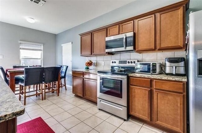 Photo - 3330 Emerson Rd