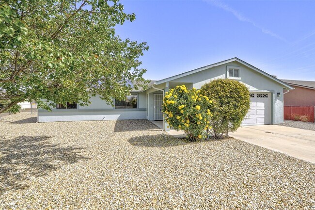 Photo - Home With 2 En-Suite Bedrooms in Prescott Valley