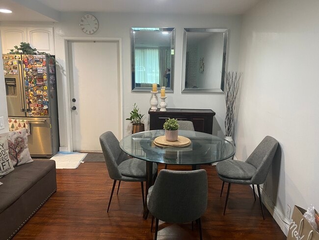 Photo - 9601 Woodman Ave Unit 2