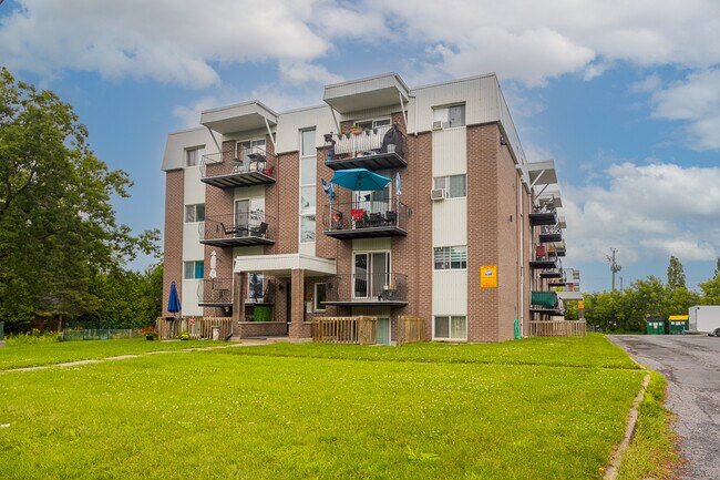 Building Photo - 1175 Rue Talon