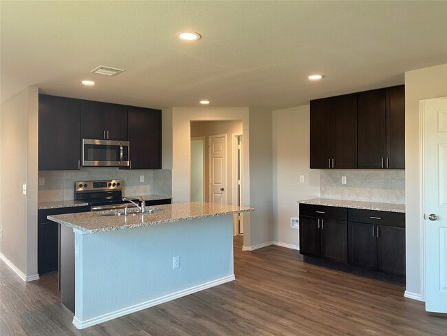 Photo - 802 Faison Ct