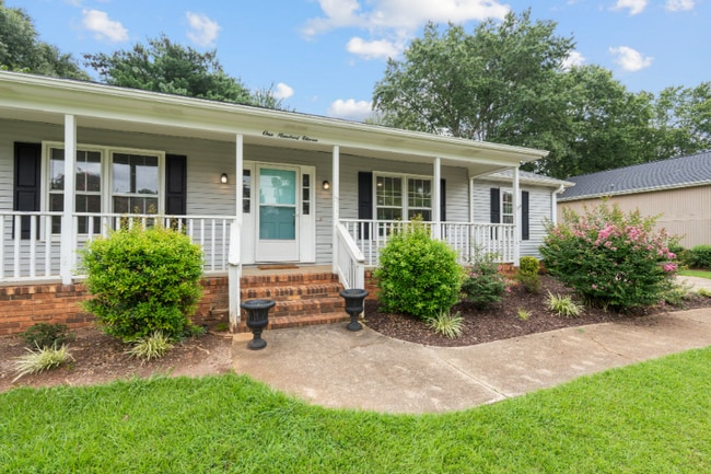 Photo - 111 Ticonderoga Dr