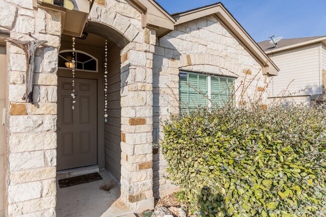 Photo - 259 Creekview Way