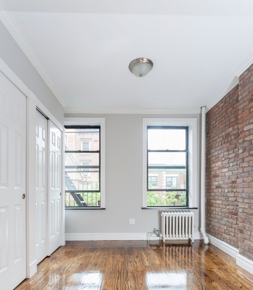 Photo - 380 E 10th St Unidad 2B