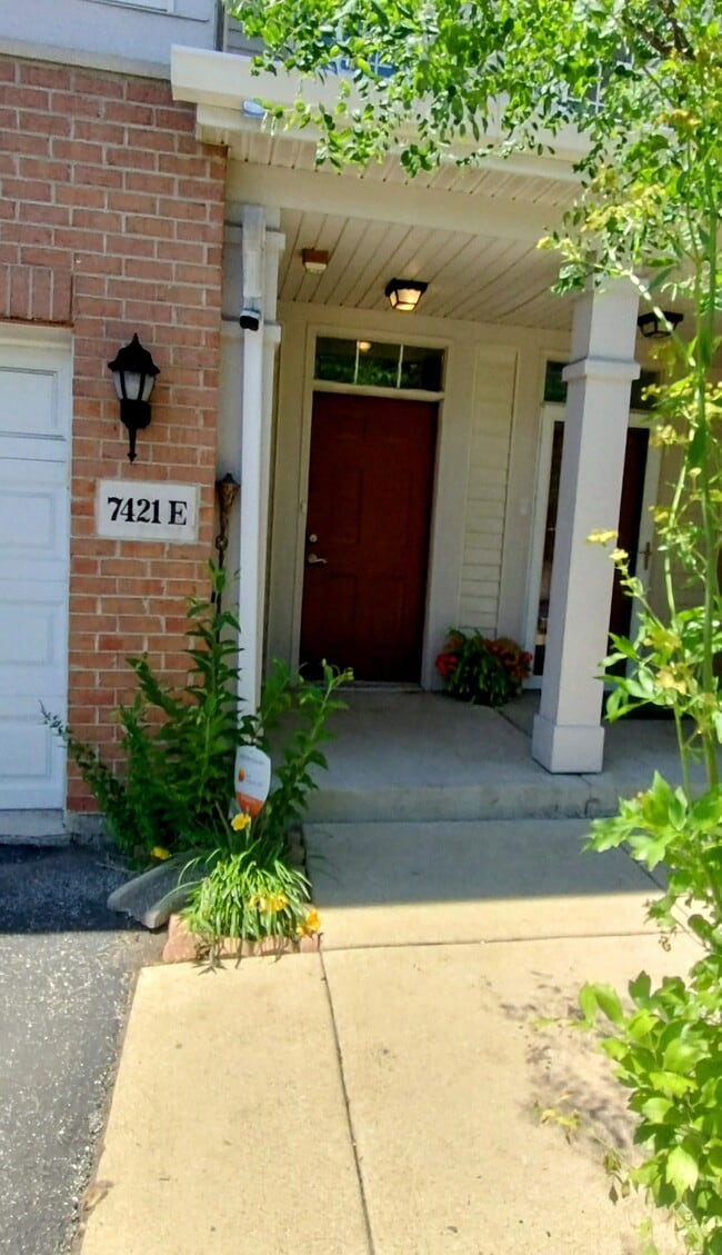Building Photo - 7421 Claridge Dr Rental