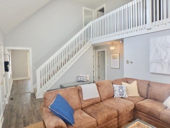 54 Schoolhouse Rd