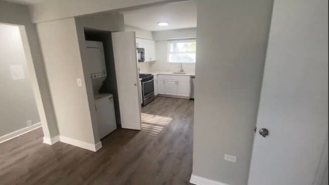 Photo - 1321 W Sherwin Ave