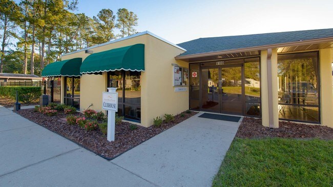 Building Photo - Shady Road Villas