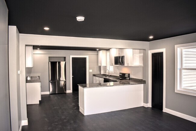 2 Sunnyside St Unit 1