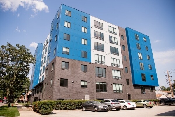 Photo - 502 E Healey St Apartments