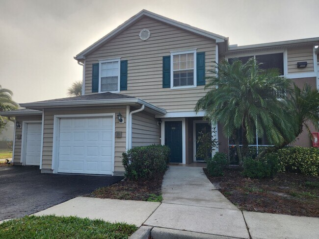 8926 Manor Loop