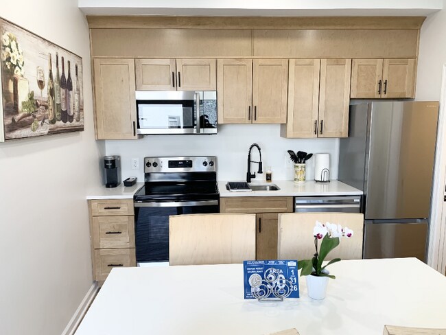 Photo - 1600 S Charles St Unit Apt B