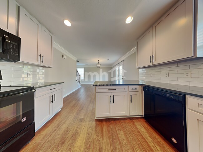 Photo - 8124 Cambridge Reserve Dr