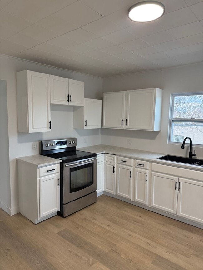 Building Photo - 1119 S Main St Unit 1121 - Upper