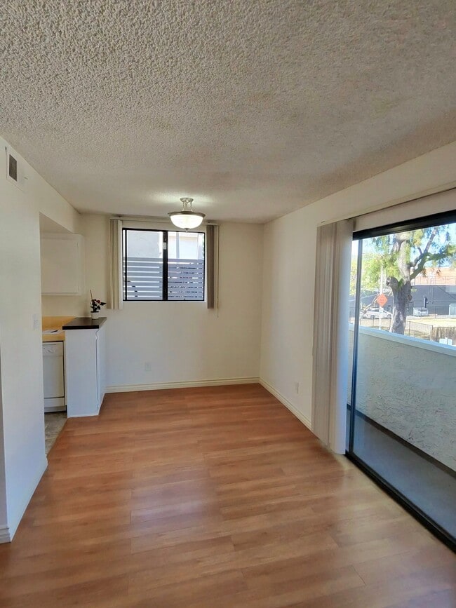 Photo - 135 N Swall Dr Unit 104