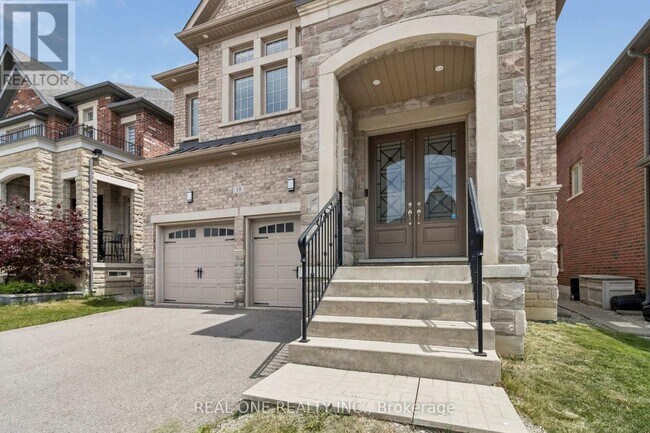 Photo - 19 Rivoli Dr