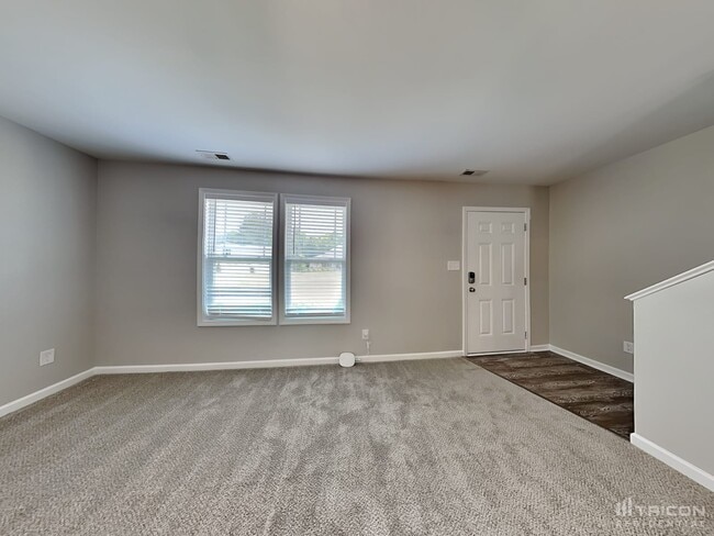 Photo - 147 Cattail Ln