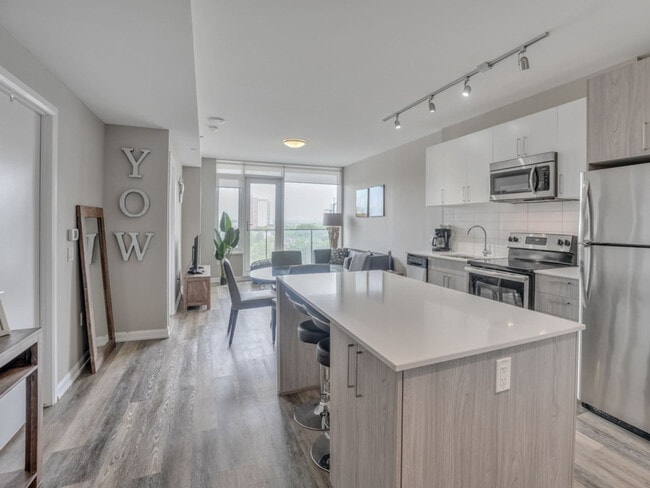 Photo - 1140 Wellington St. W Unit SI ID1223279P
