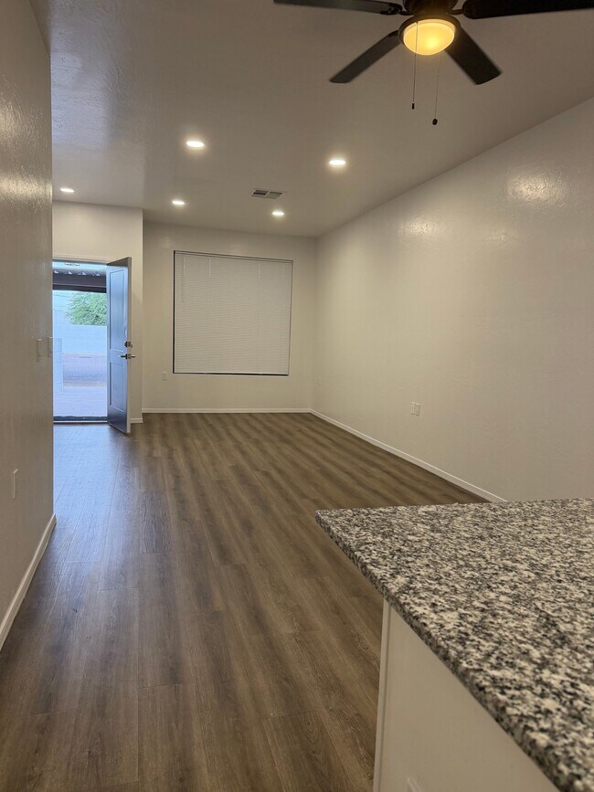 515 E 6th St Unit 6