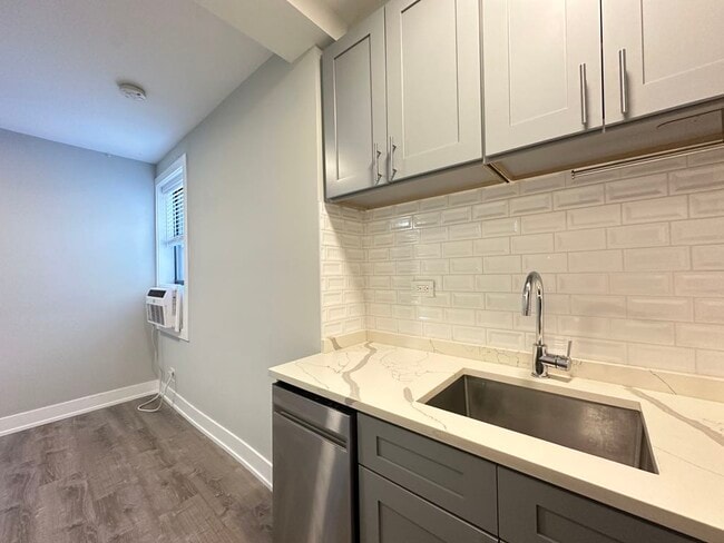 Photo - 545 W Belmont Ave Unit C7