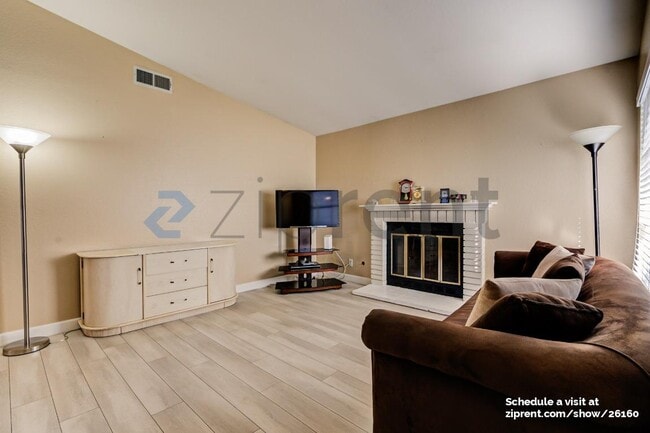 Photo - 67 Silkberry