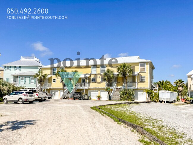 Photo - Waterfront 2BD/1.5BA with boat slip AND lift! Unidad 4