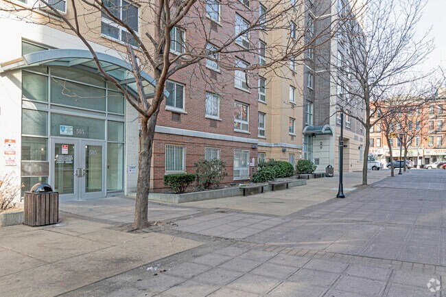 Walkway - 505 E 161st St