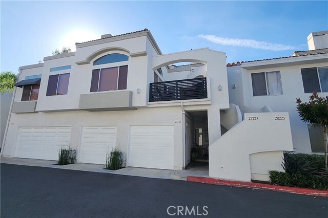 Building Photo - 28225 Via Fierro