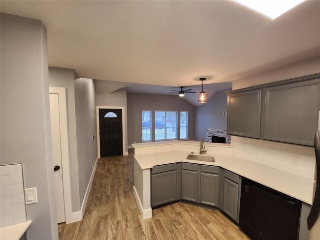 Photo - 201 Quail Cir