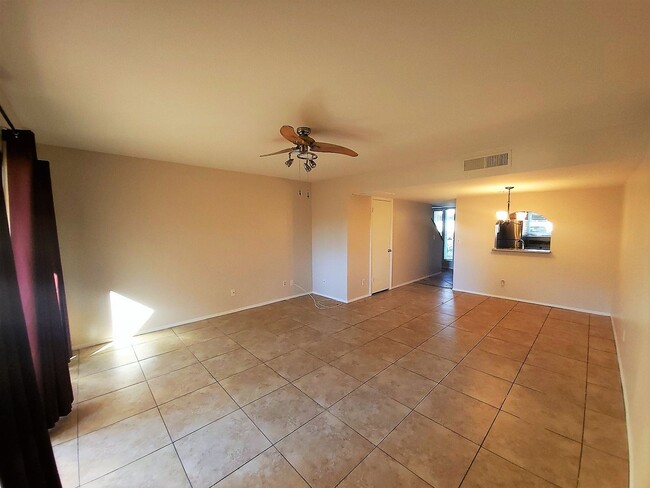 Photo - EXCELLENT TOWNHOME IN TEMPE!