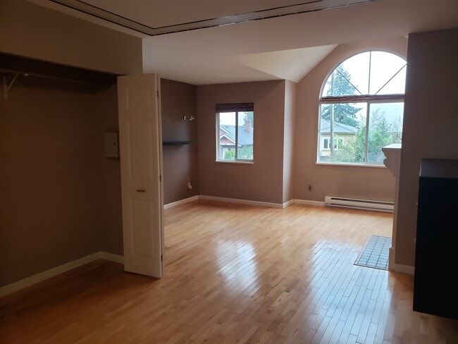 Photo - 845 68th Av W