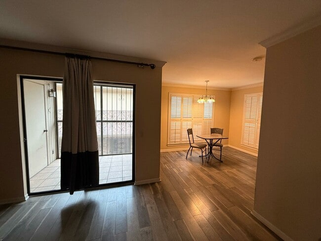 Building Photo - 7926 Broadway Unit 808